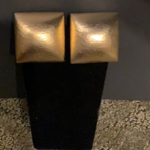 VINTAGE  BRUSHED GOLD SQUARE CLIP ON EARRINGS